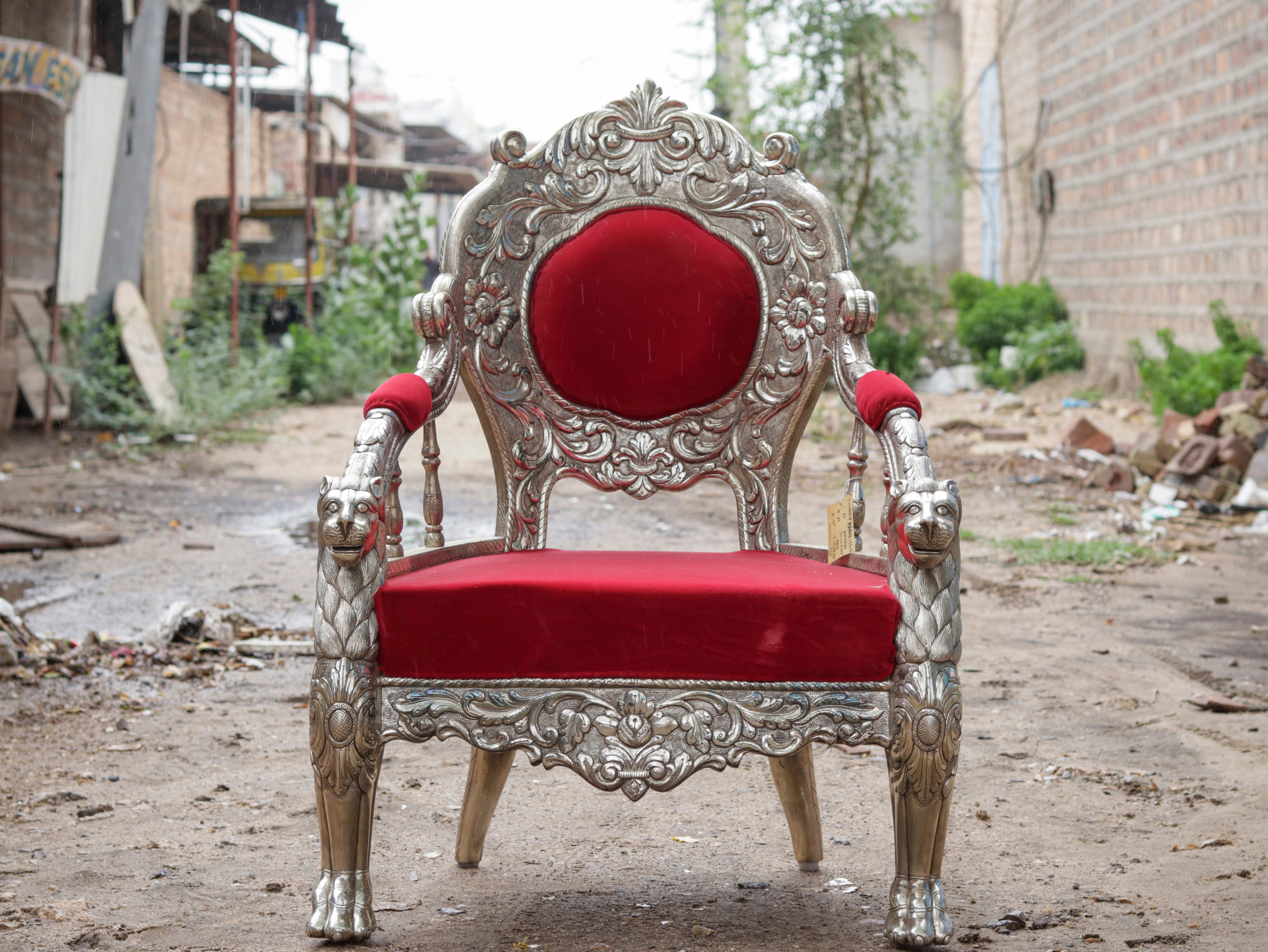 White Metal Fitted Royal Sofa Set Sofa