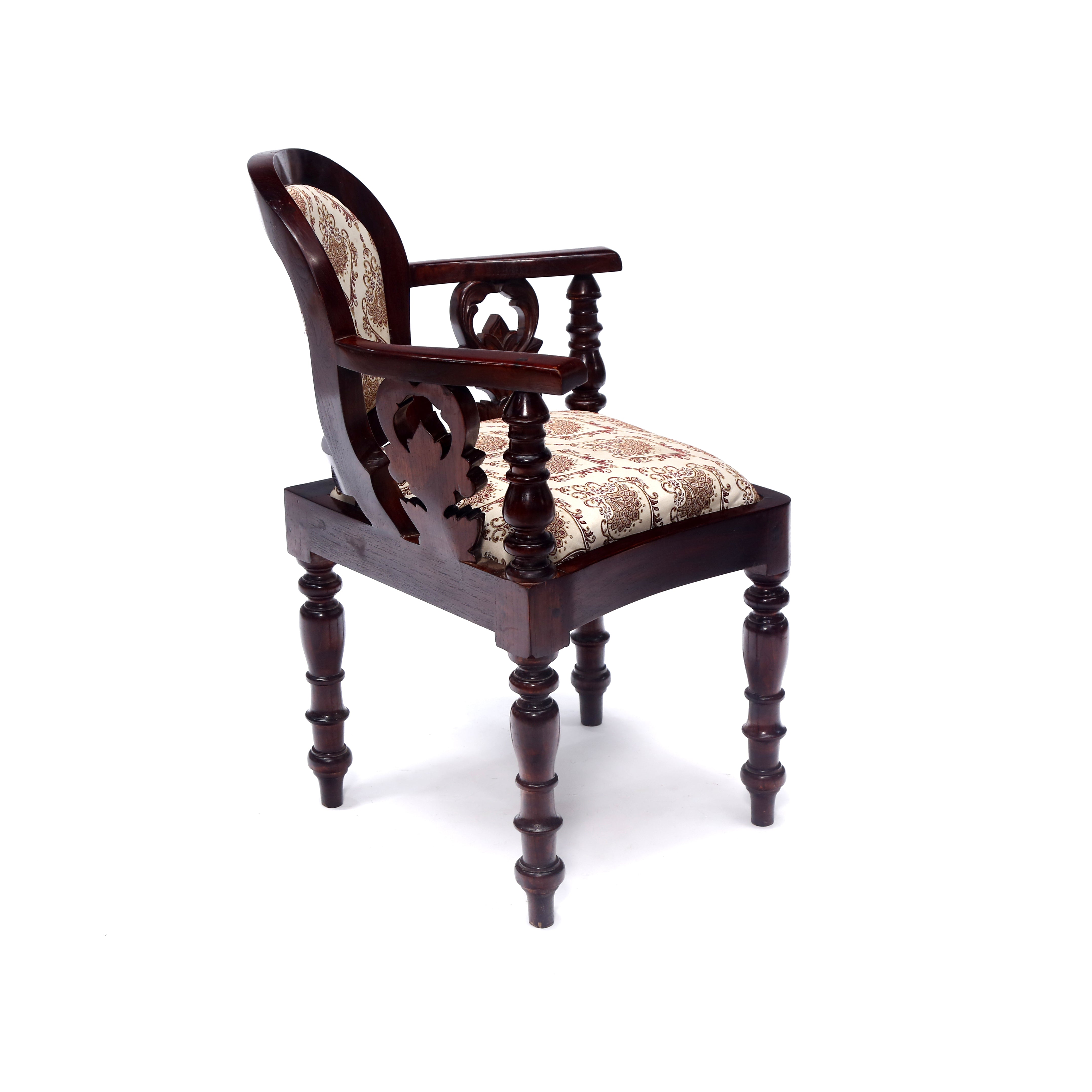 Diagonal Aligned Colonial Chair Corner Chair
