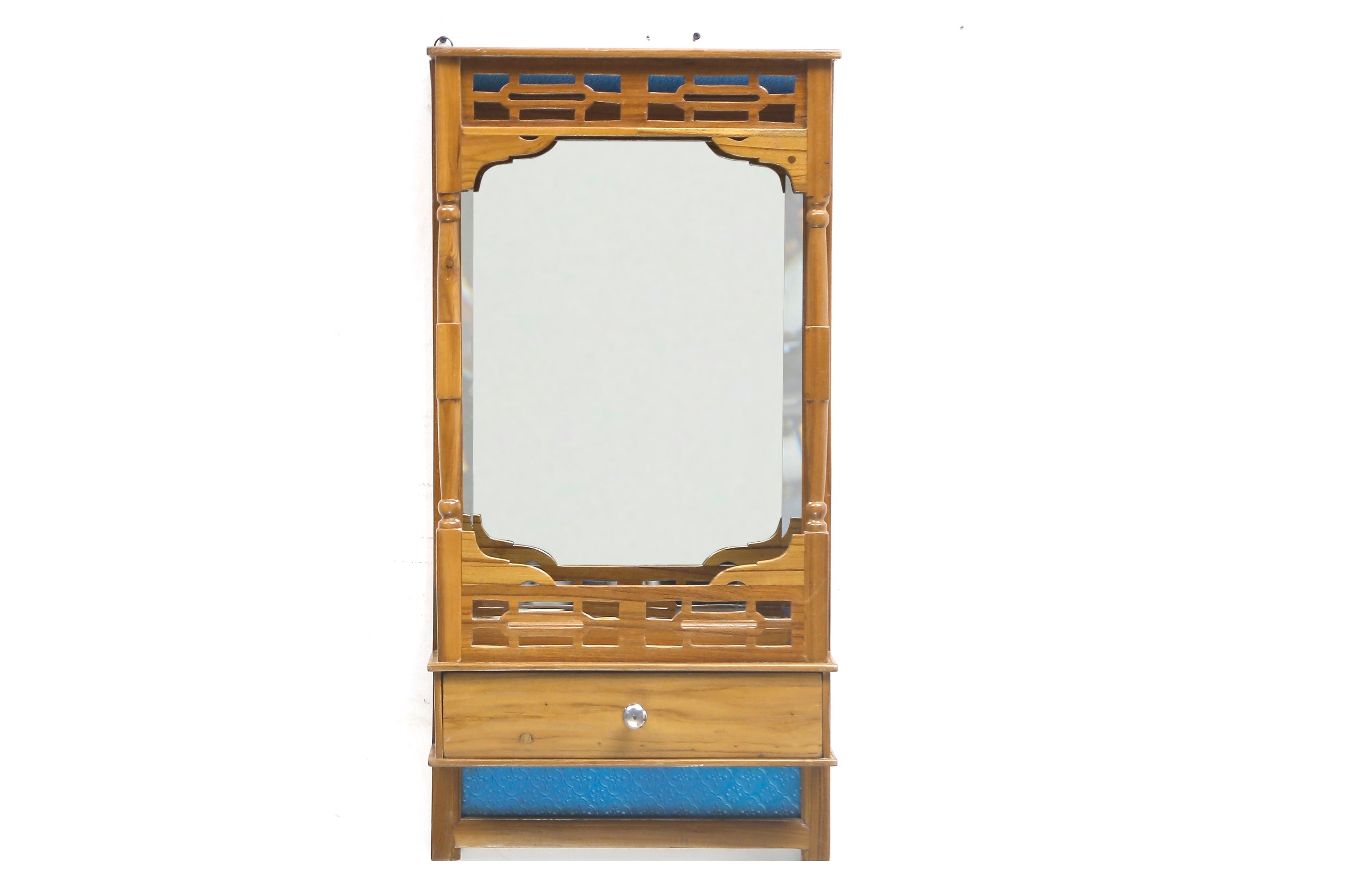 Polished Colonial Mirror Mirror
