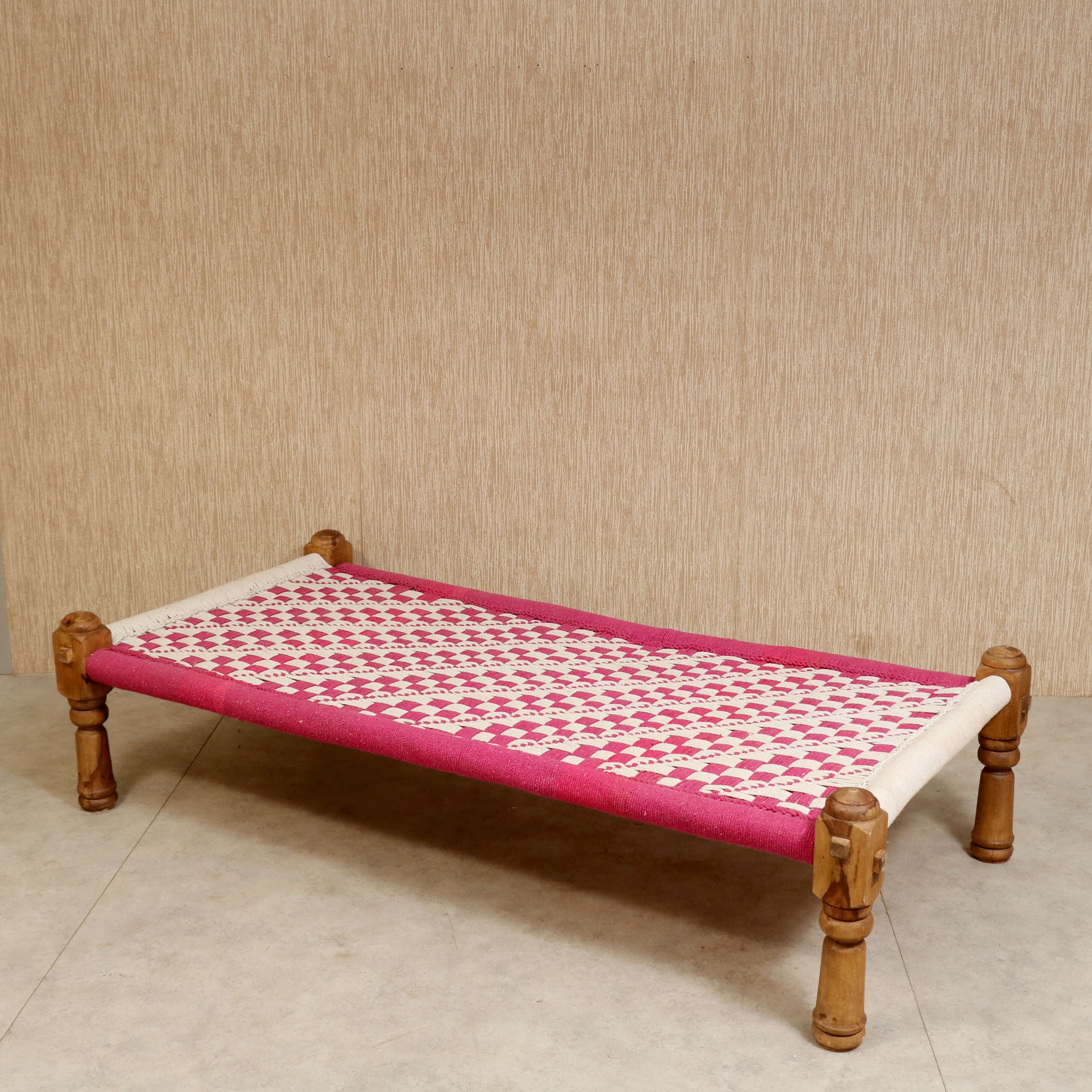 Traditional Wooden Day Bed Bed