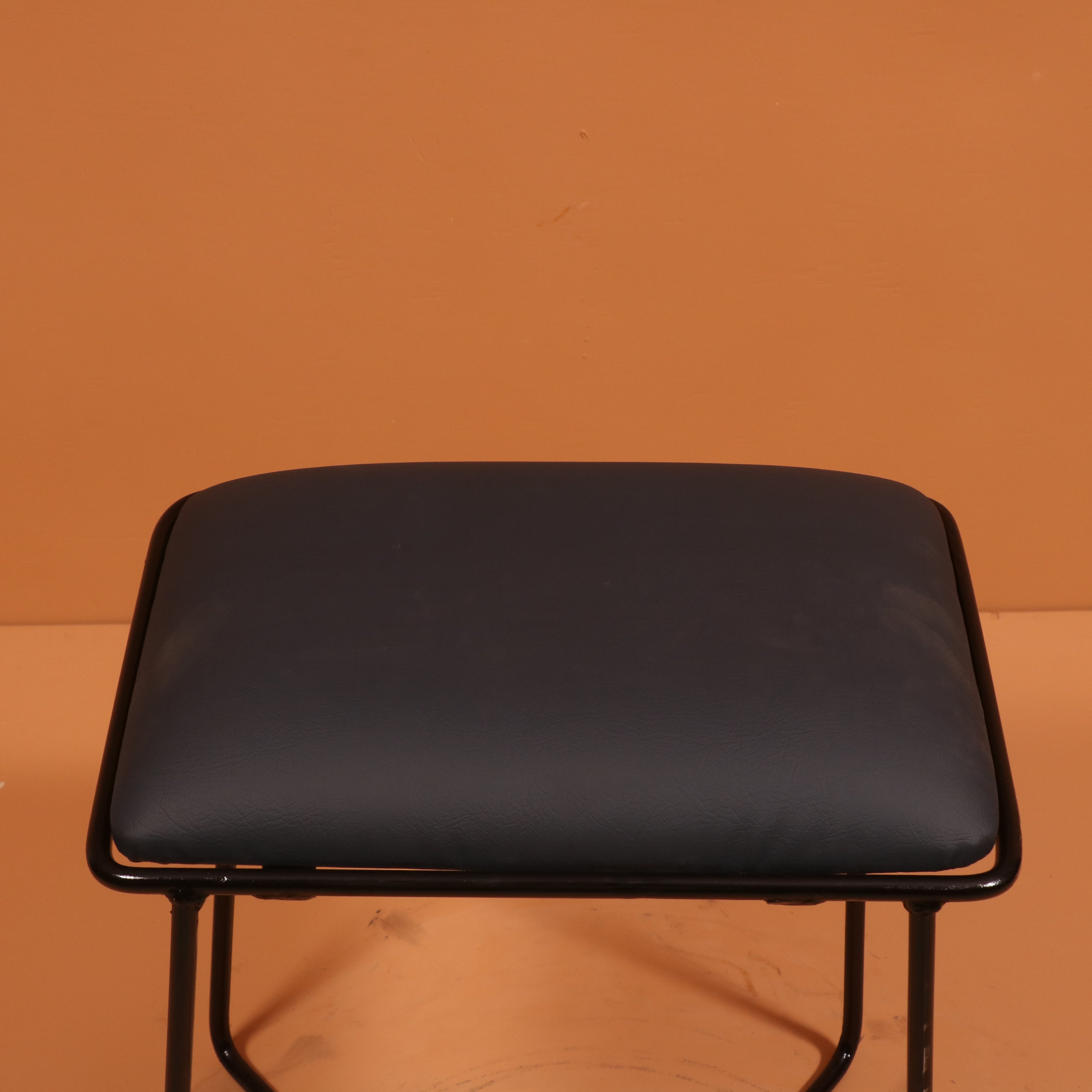 Outward Facing Rectangular Seat (Small (17 x 13 x 20 Inch)) Bench