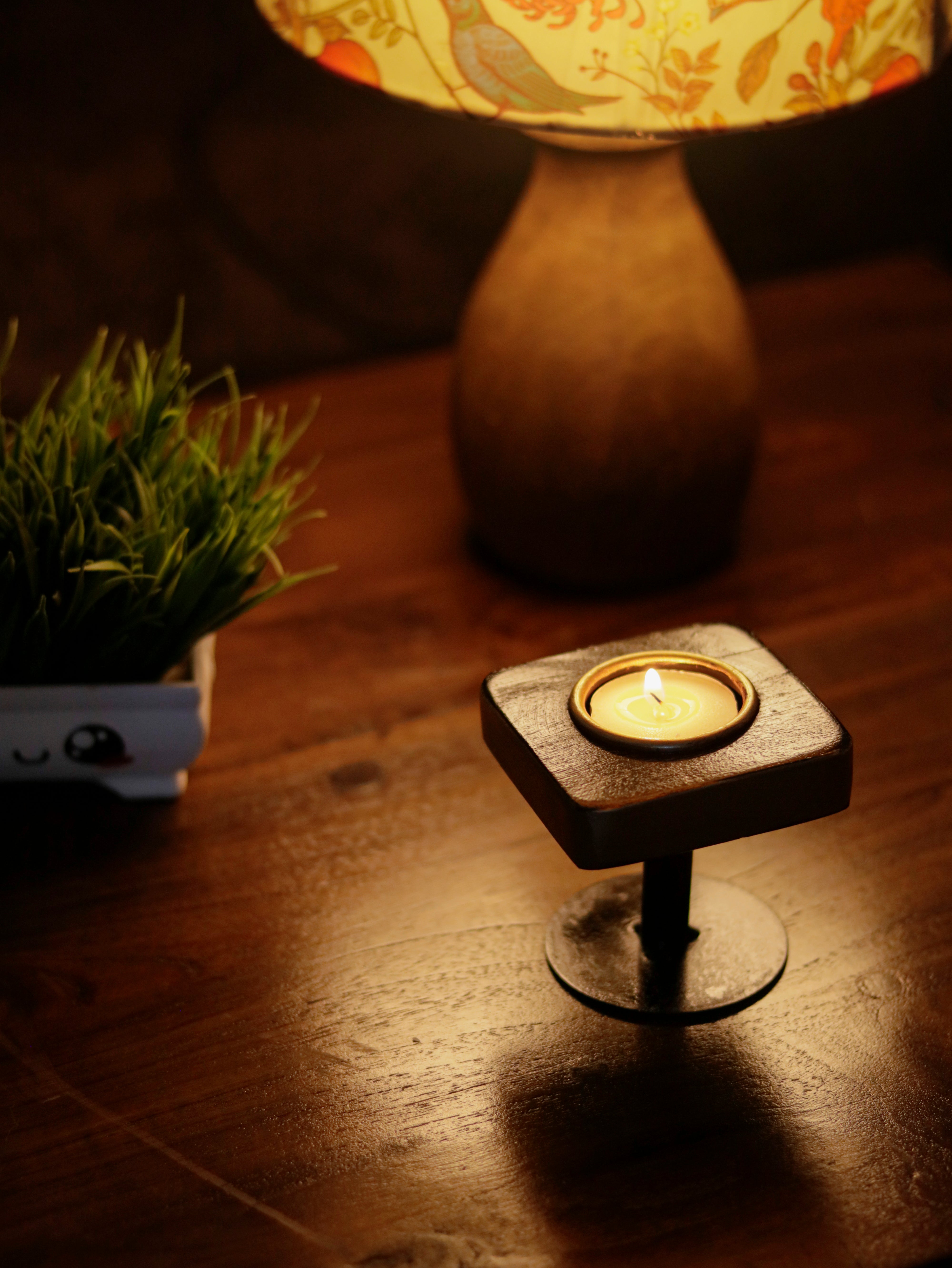 Vintage Neo Golden Black Wooden Candle Stand Set