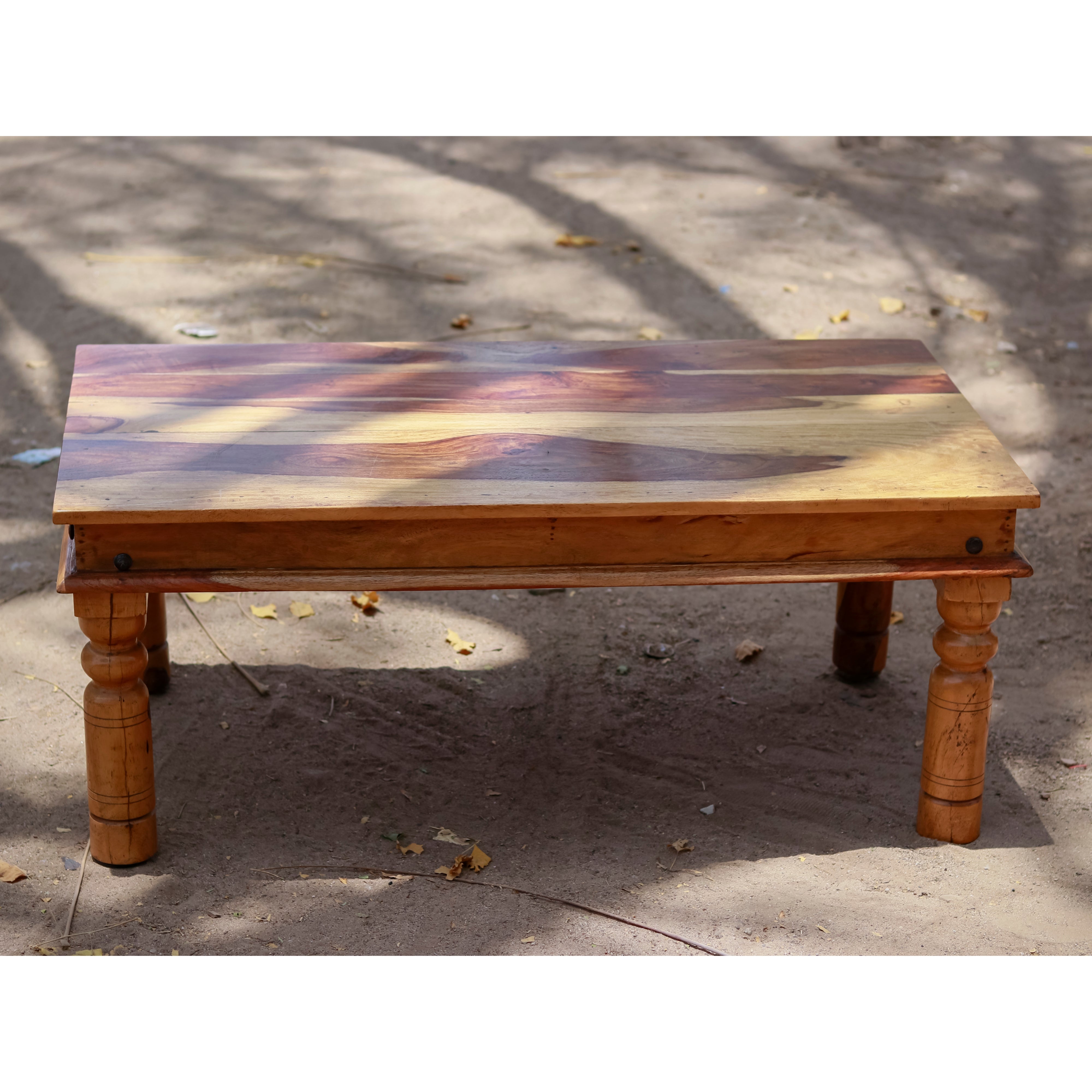 Simple Rounded Leg Table Coffee Table