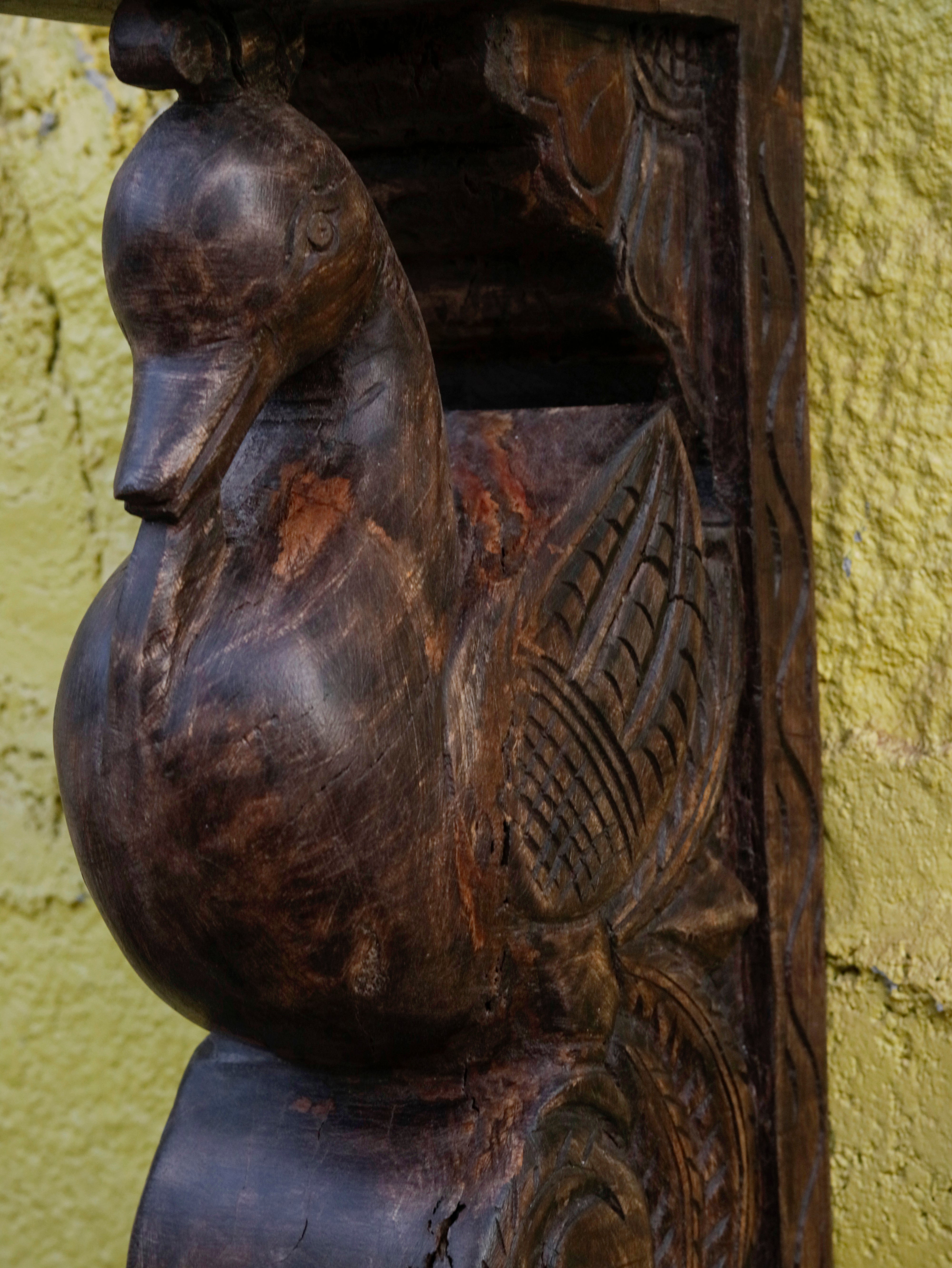 Antique Dark Decent Duck Wooden Handmade Door Bracket Door Bracket