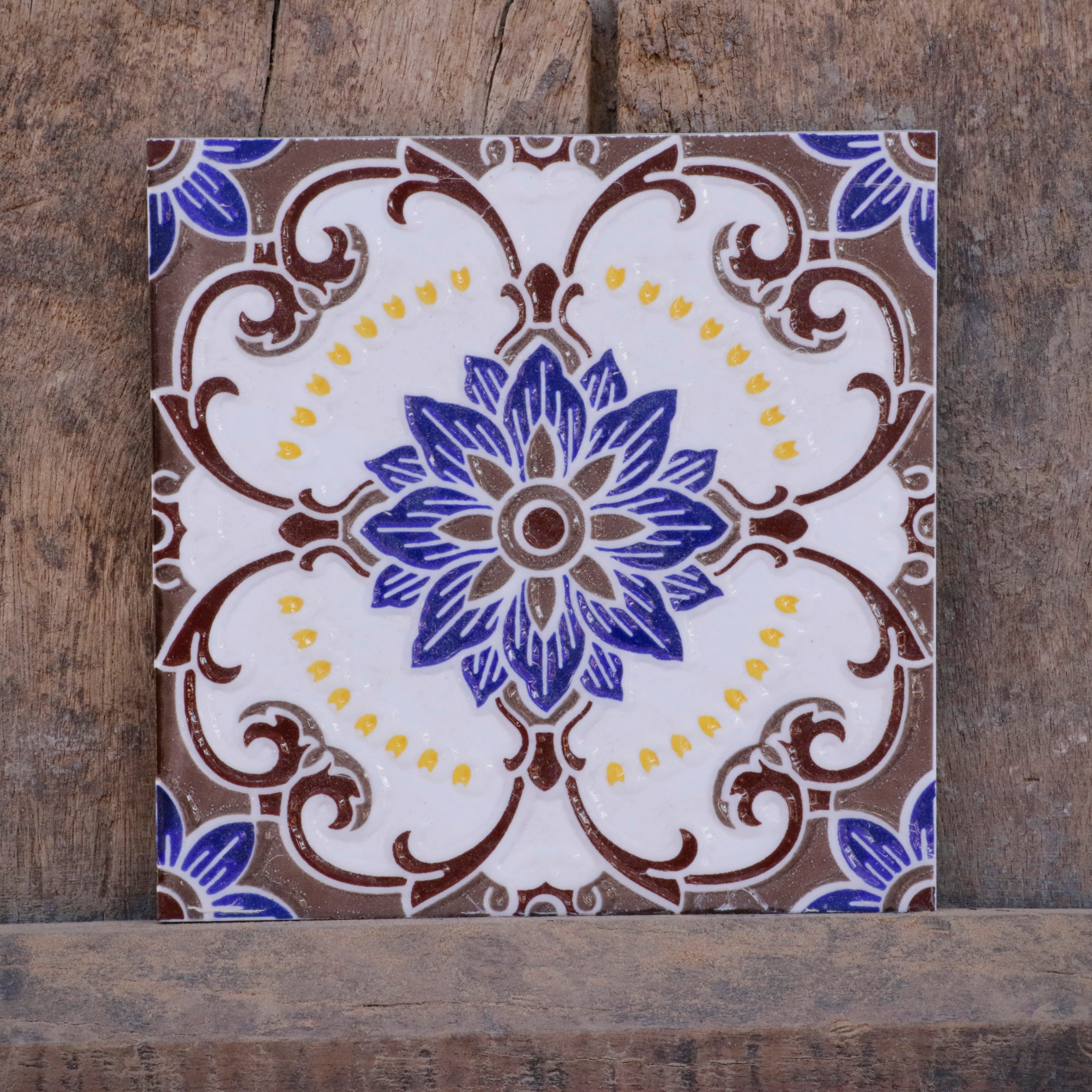 Manmade Traditional Flower Designed Ceramic Tile Ceramic Tile