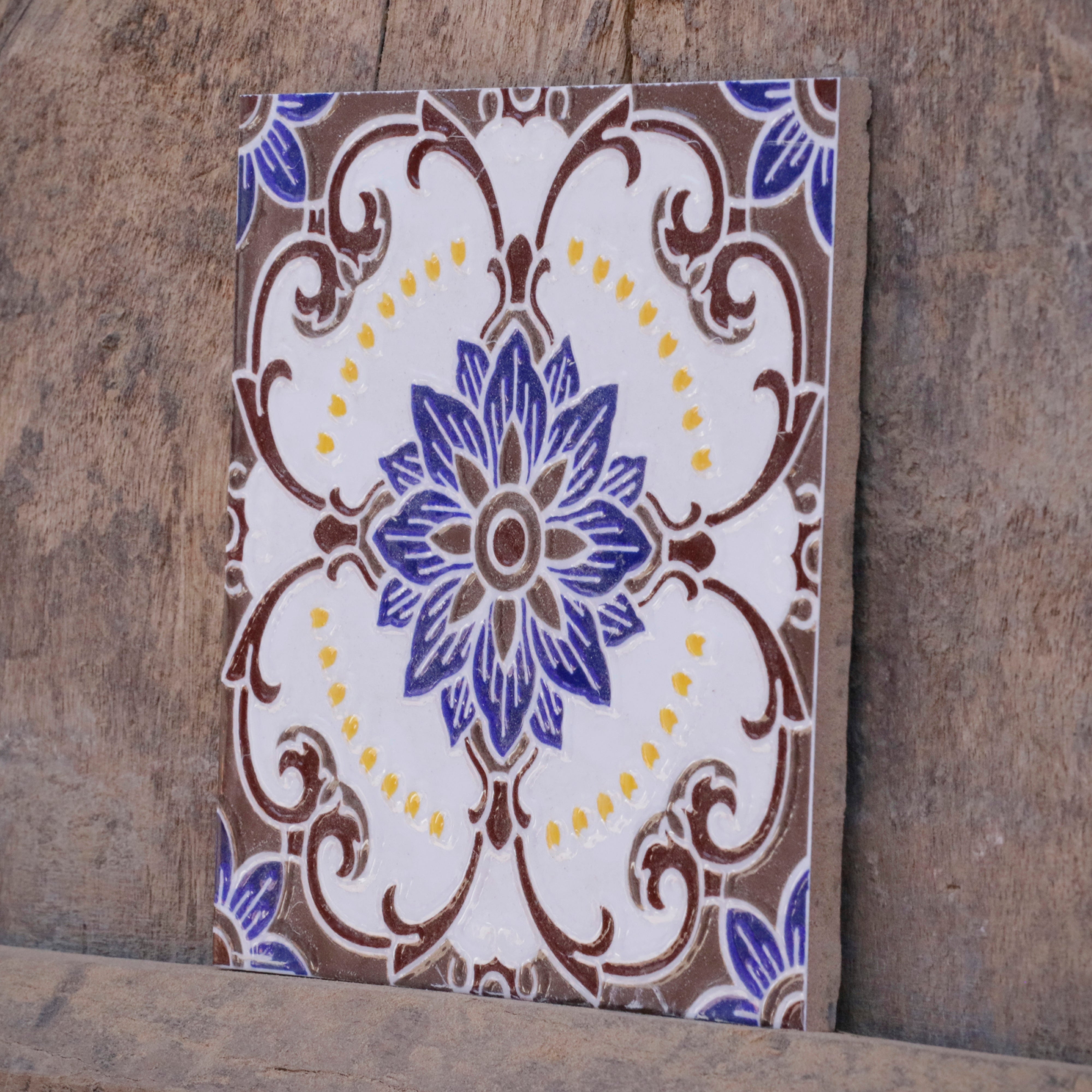 Manmade Traditional Flower Designed Ceramic Tile Ceramic Tile