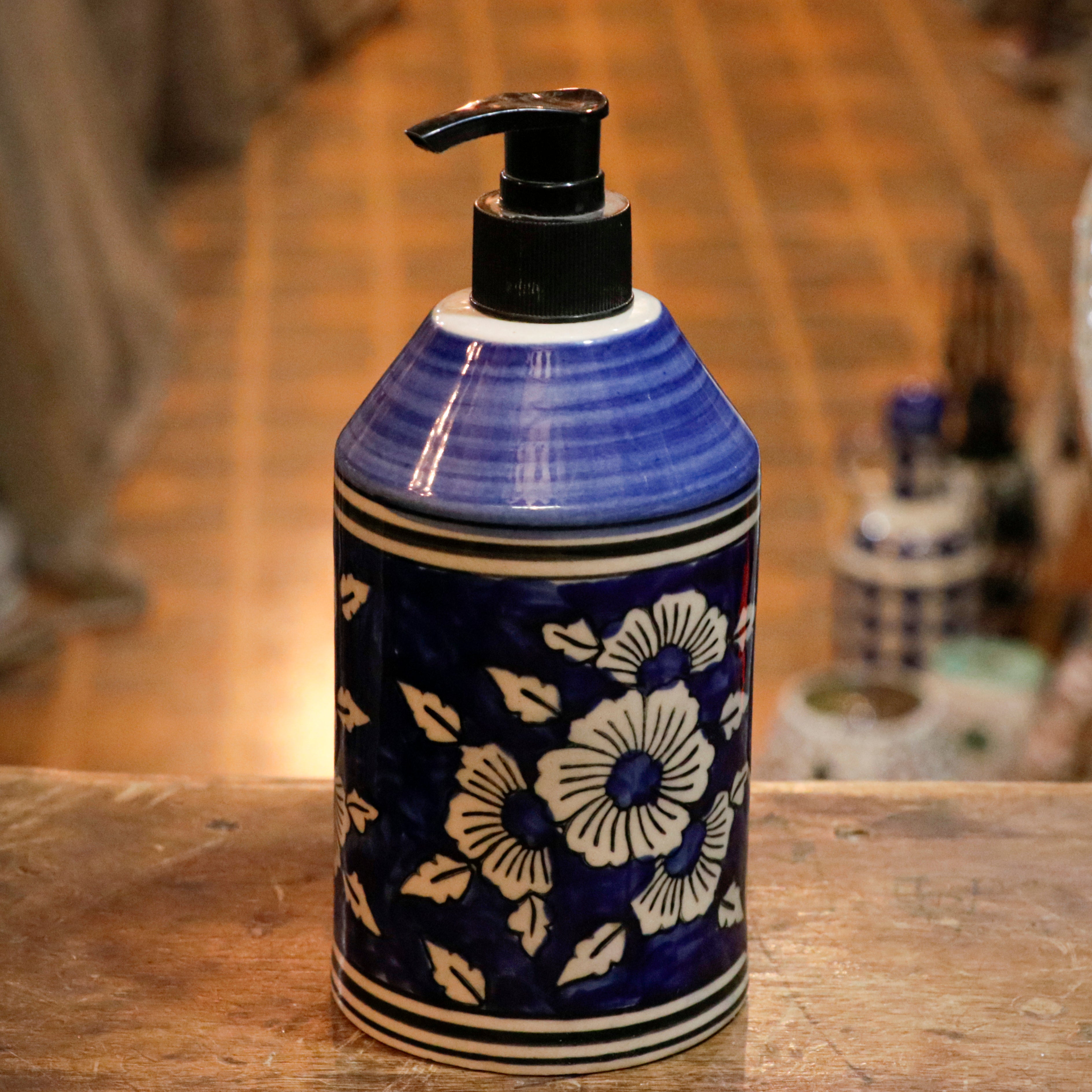 Antique Turbon Flower Hand-Painted Hand Wash Liquid Ceramic Bottle Hand Wash Bottle