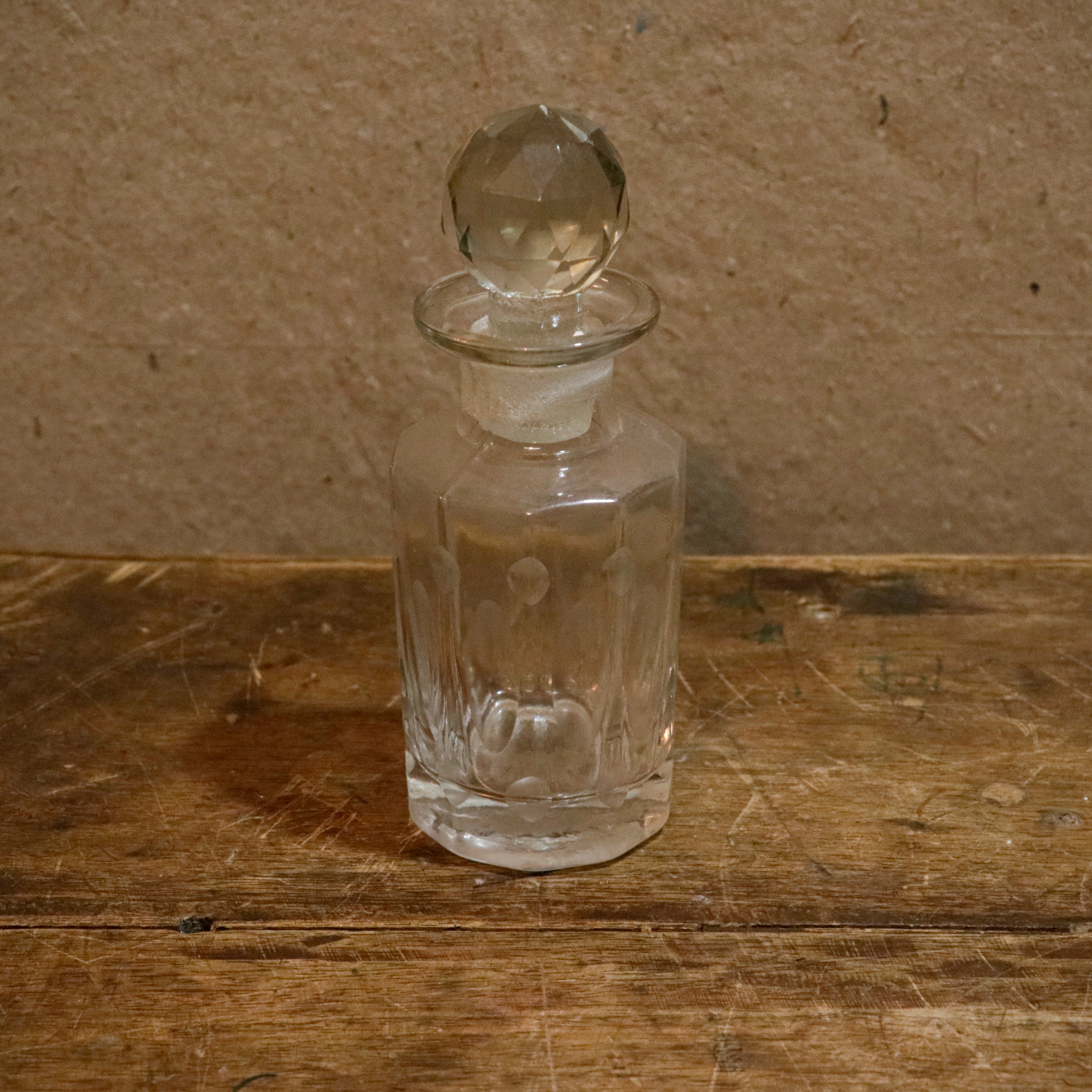 Classic Ribbed and Knob Topped Transparent Mirror Storage Jar Decanter Bottle