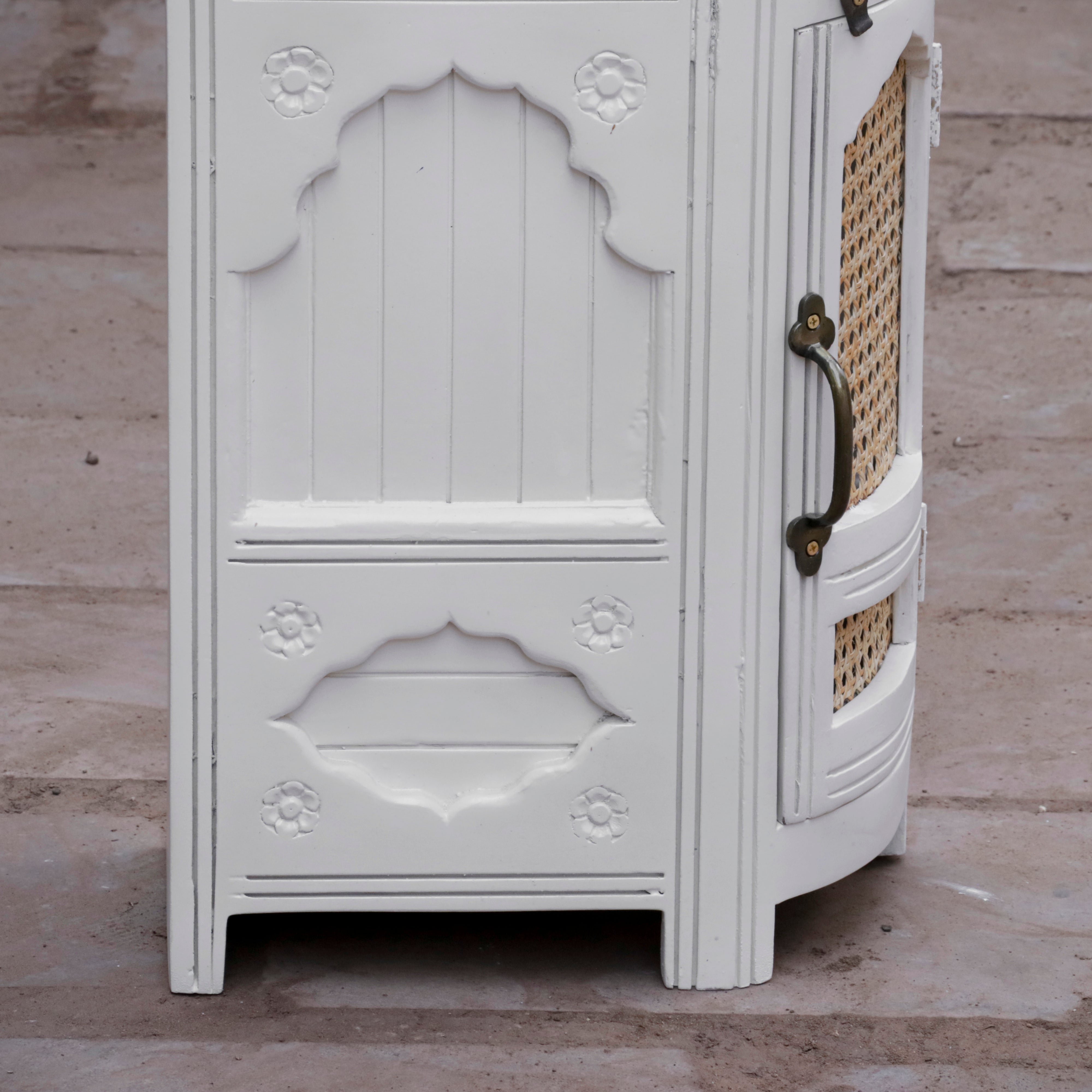 Orianted White Shine Finished Wooden Handmade Cabinet Wall Cabinet