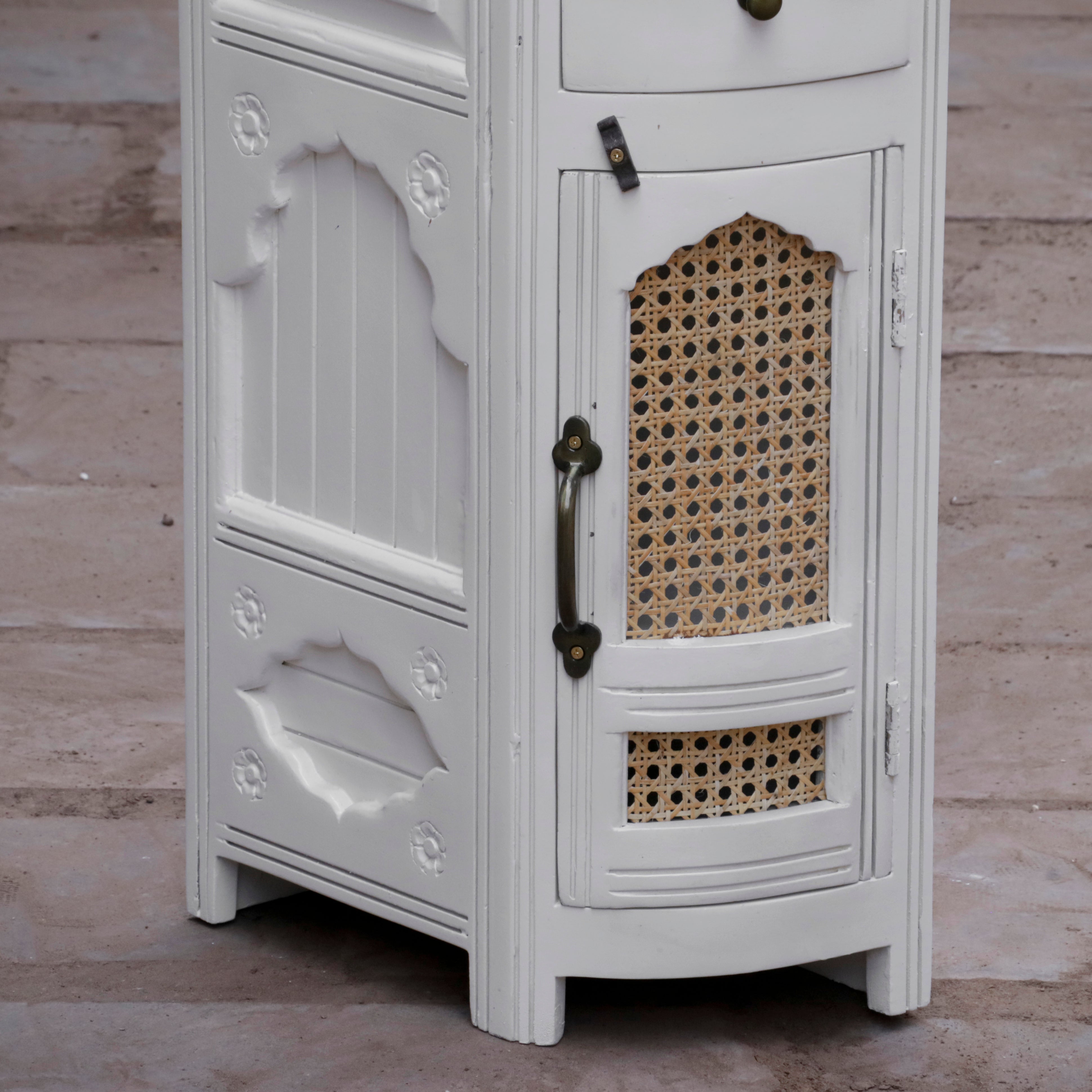 Orianted White Shine Finished Wooden Handmade Cabinet Wall Cabinet