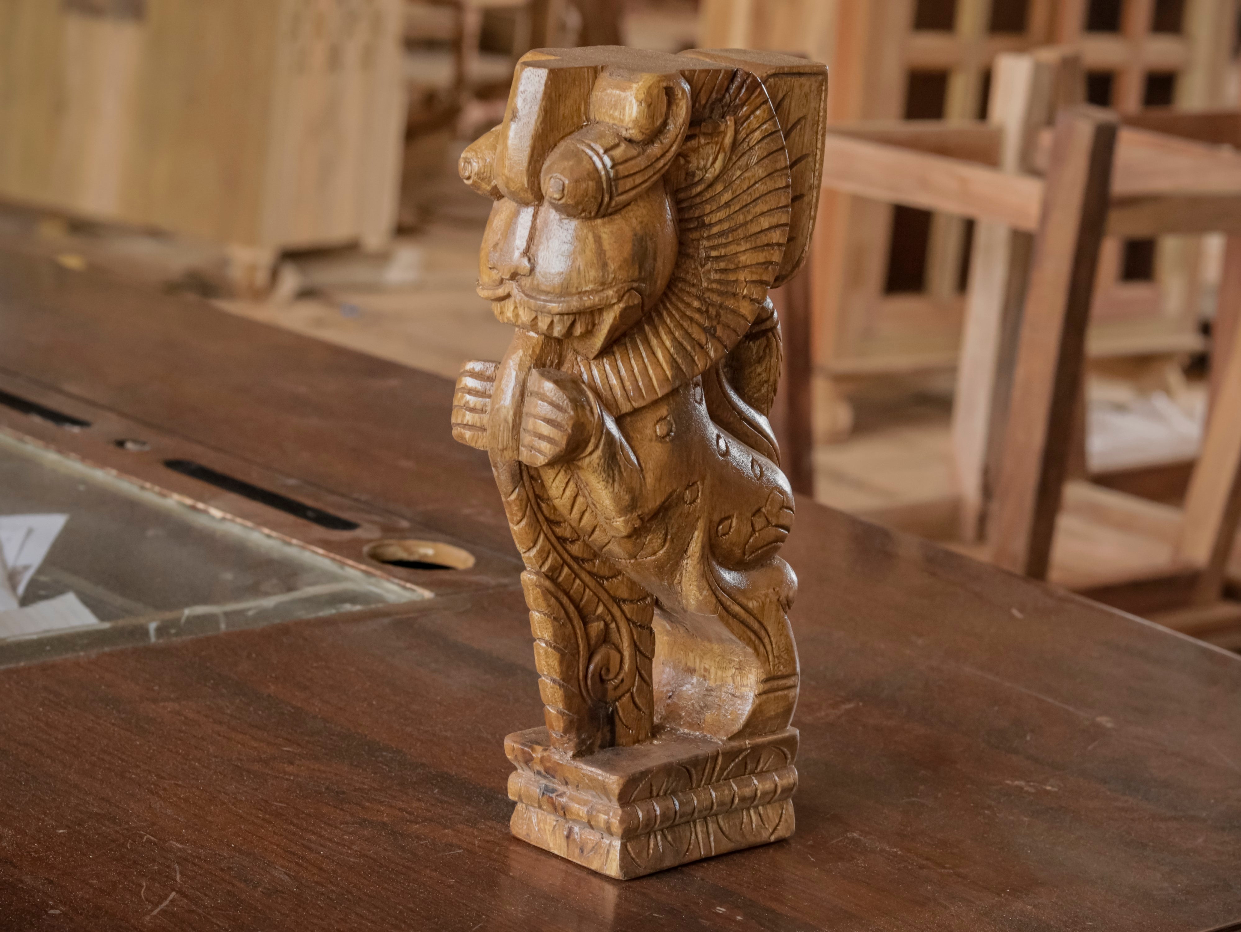 Solid wood Detailed Carved Yali Door Bracket Door Bracket