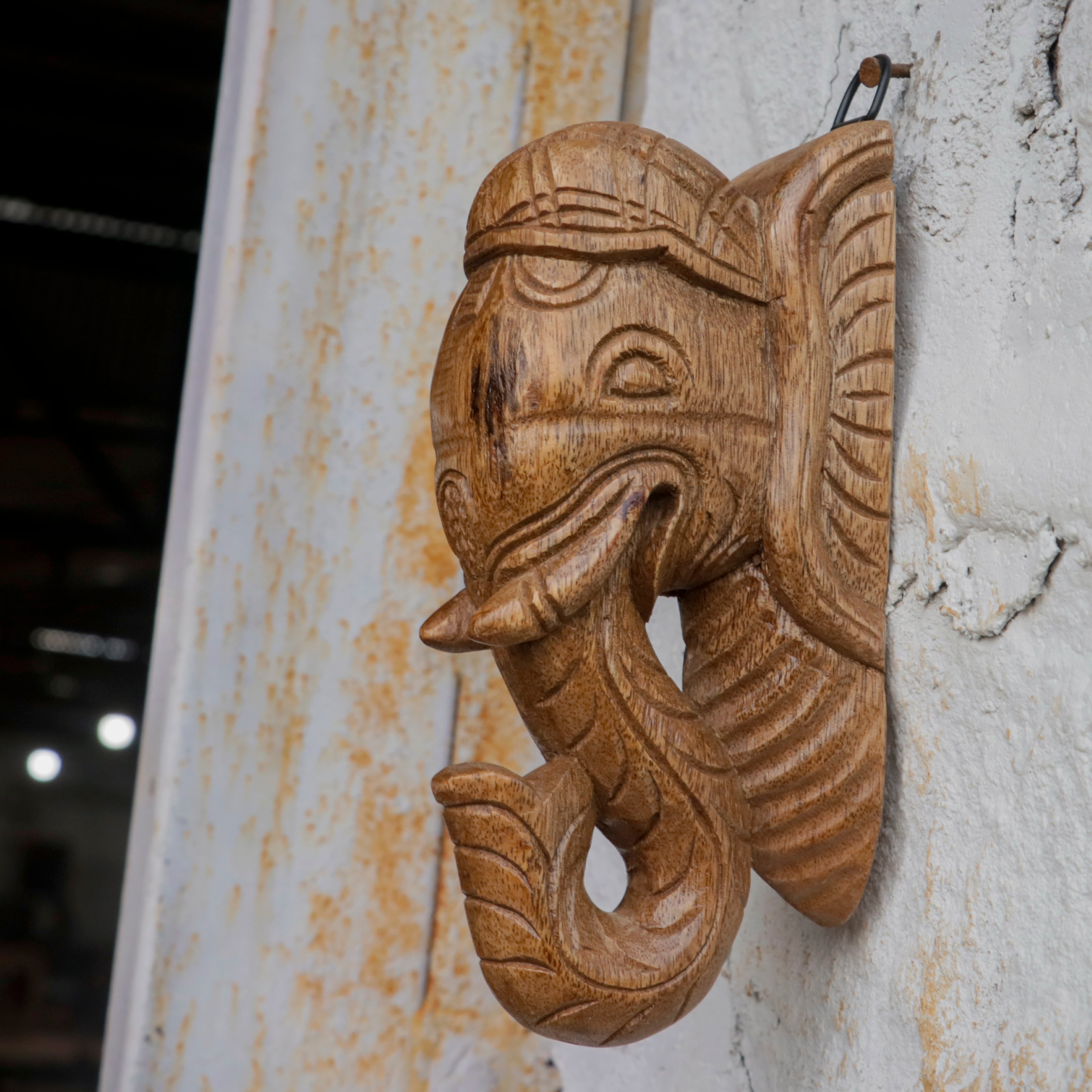 Wooden Elephant Head Door Bracket Door Bracket