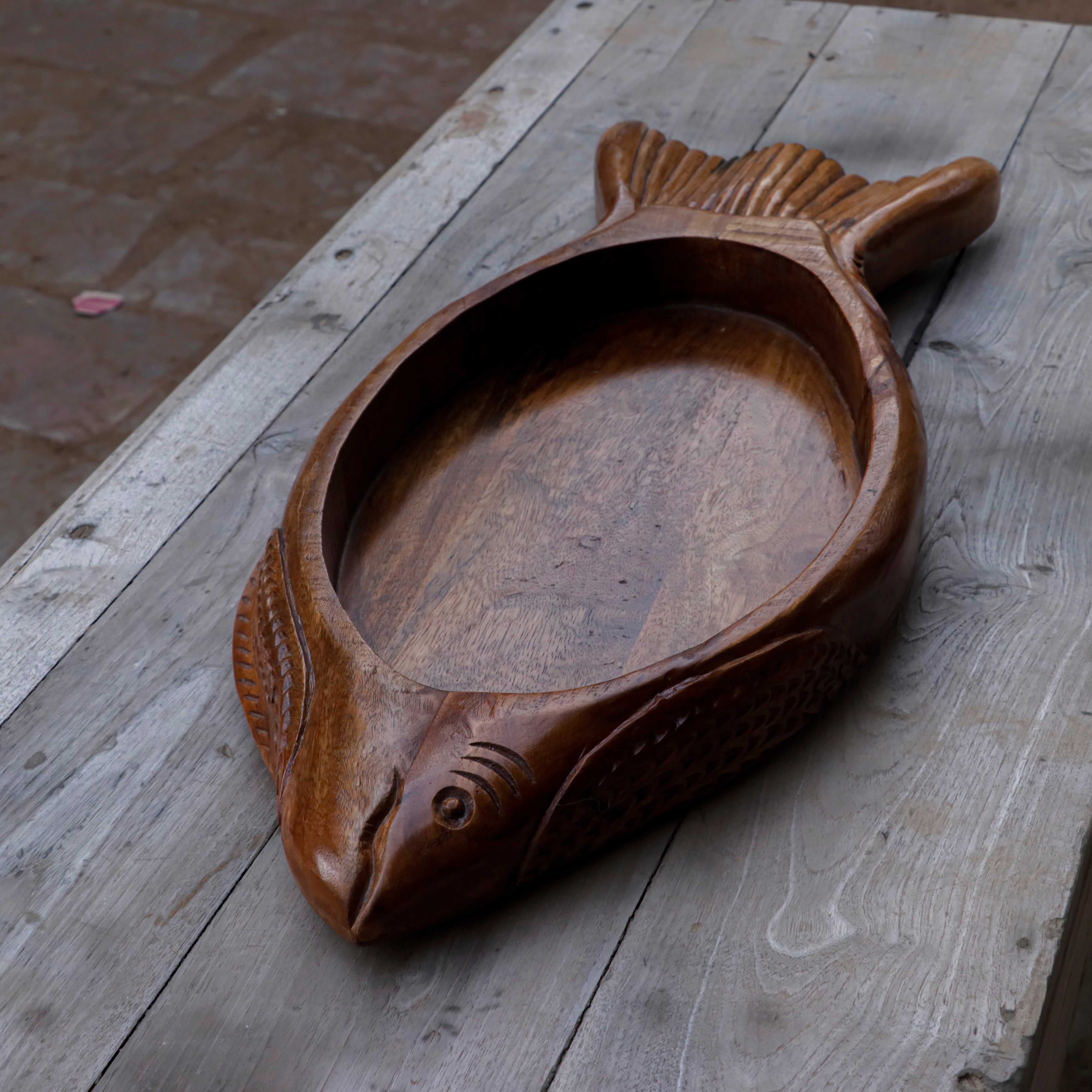 Unique Natural Brown Finished Fish Style Wooden Handmade Tray Tray