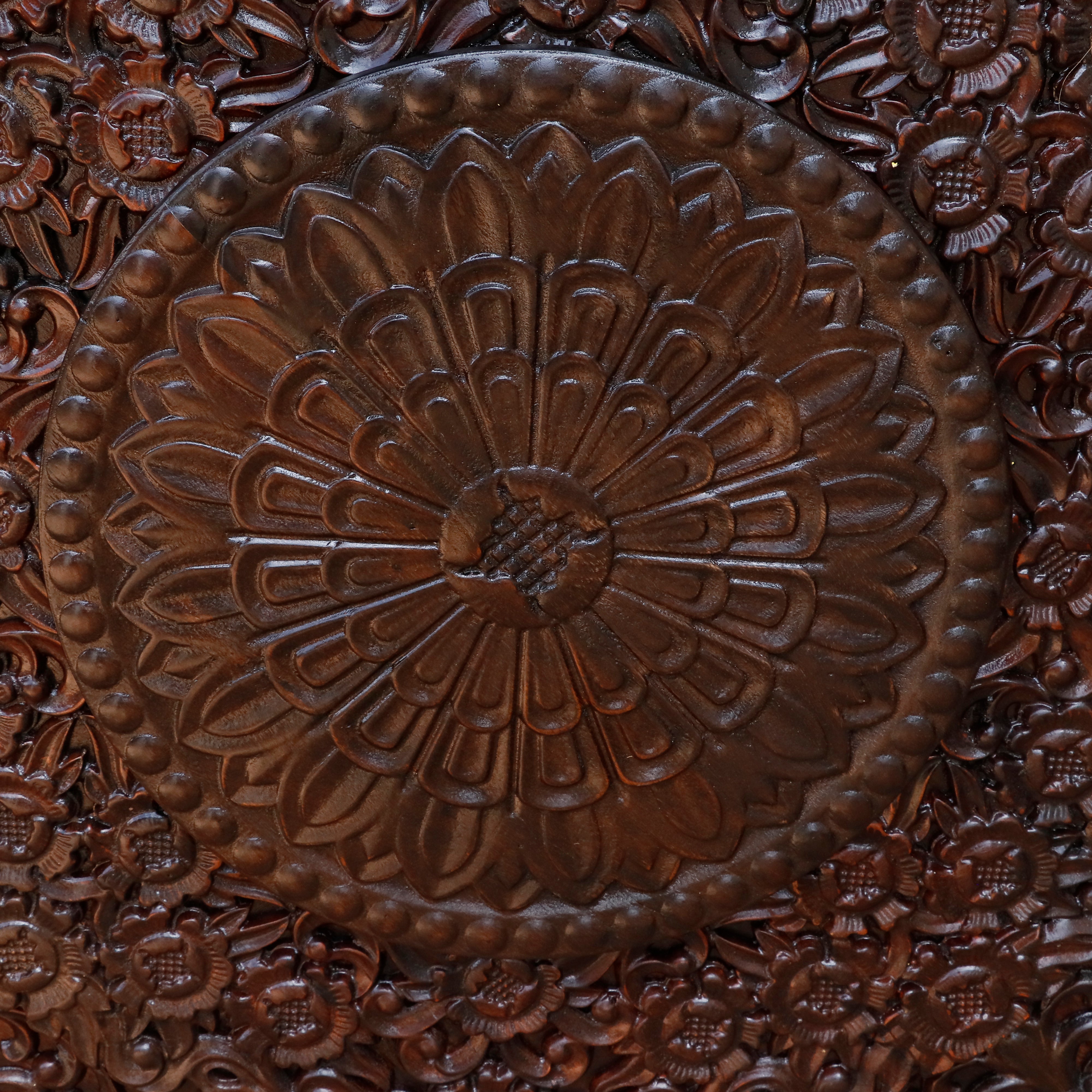 Beautiful Flower Round Carved Wooden Wall Decor Wall Decor