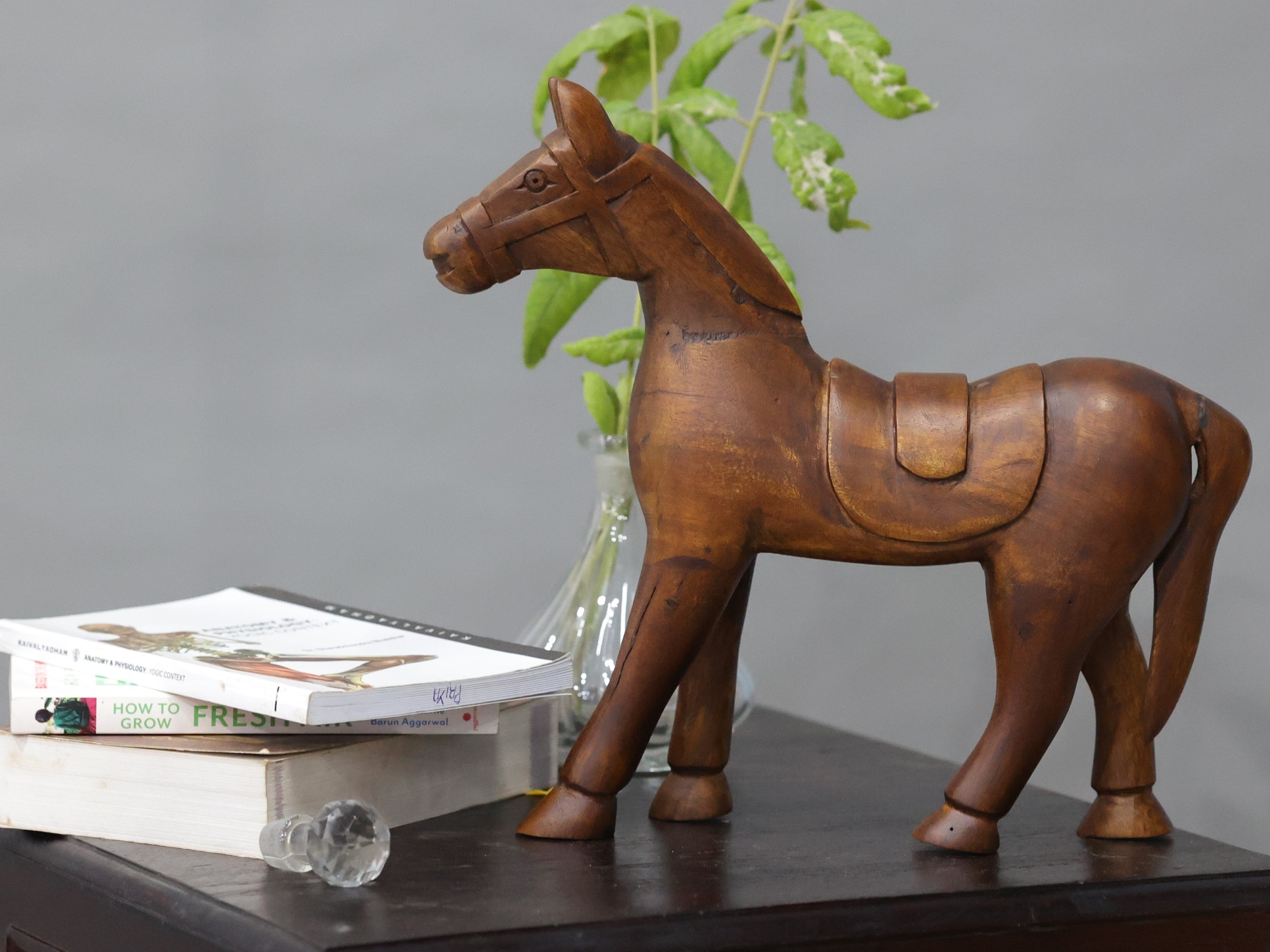 Walking Style Carved wooden Horse Animal Figurine