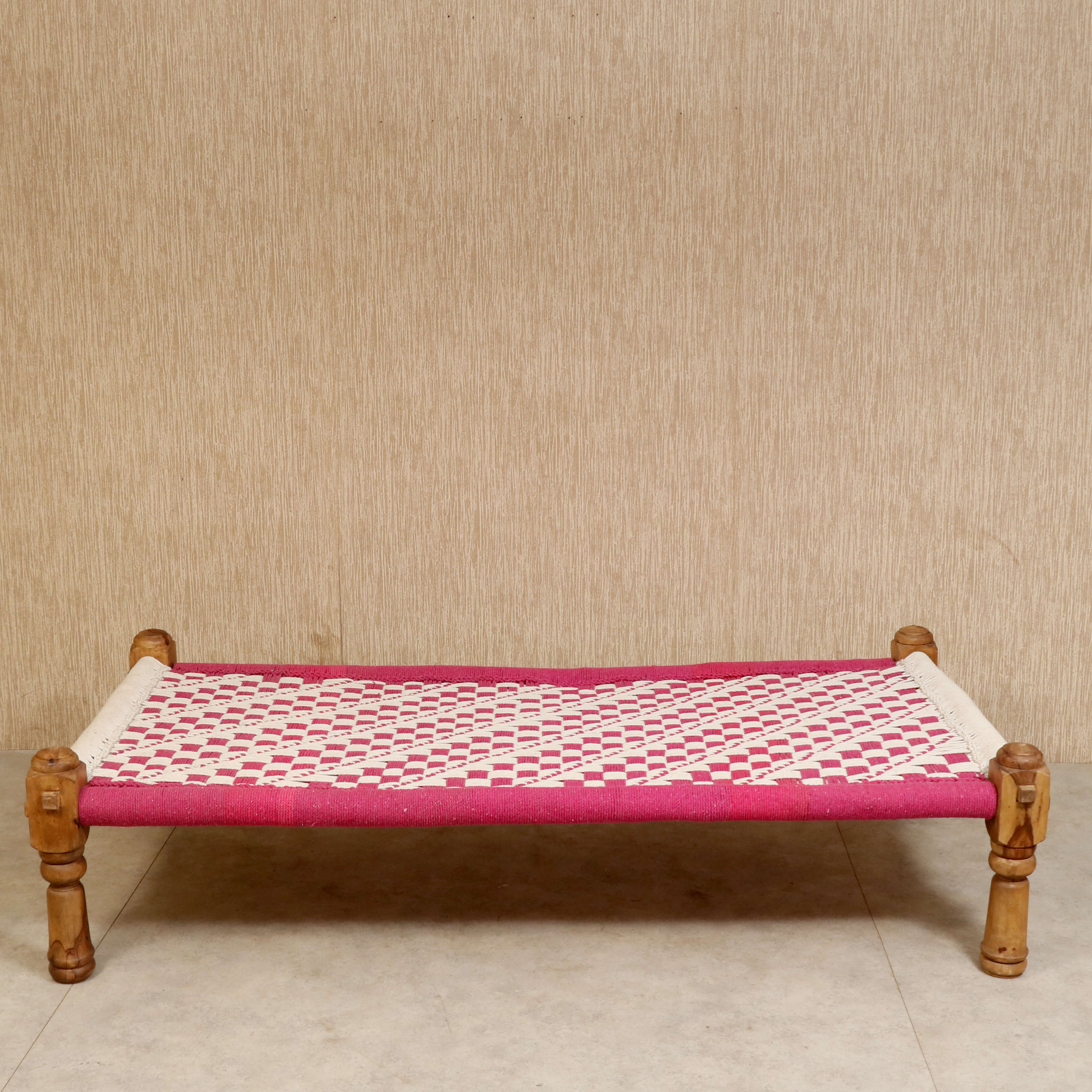 Traditional Wooden Day Bed Daybed